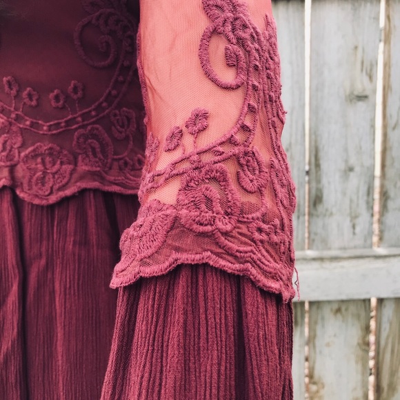*NWOT* Maroon Lace Altar’d State dress - Picture 3 of 3